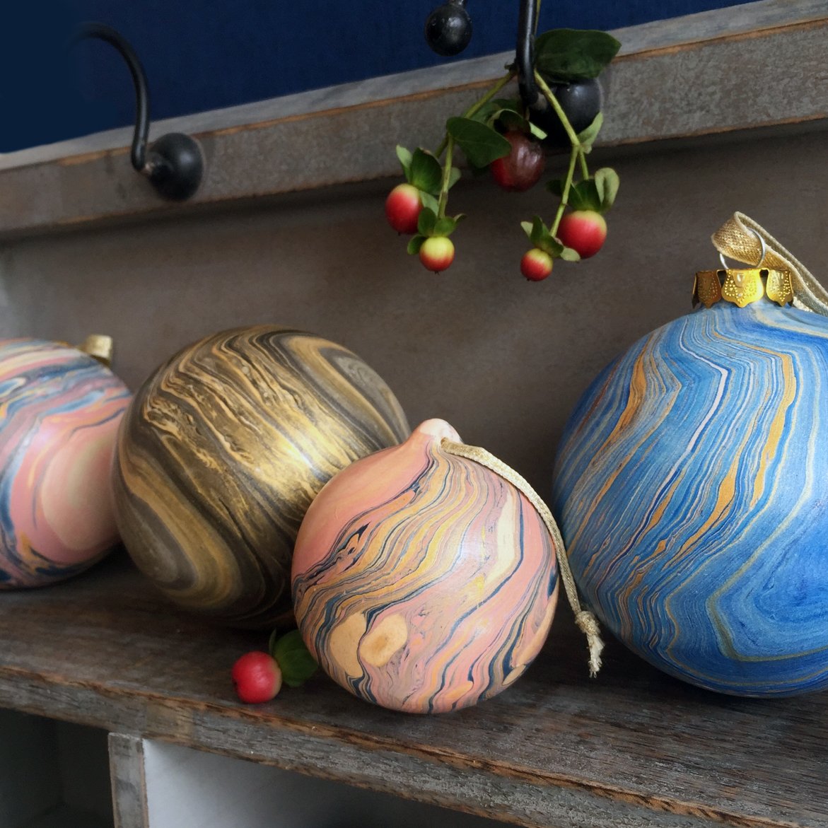 marbled effect Christmas baubles
