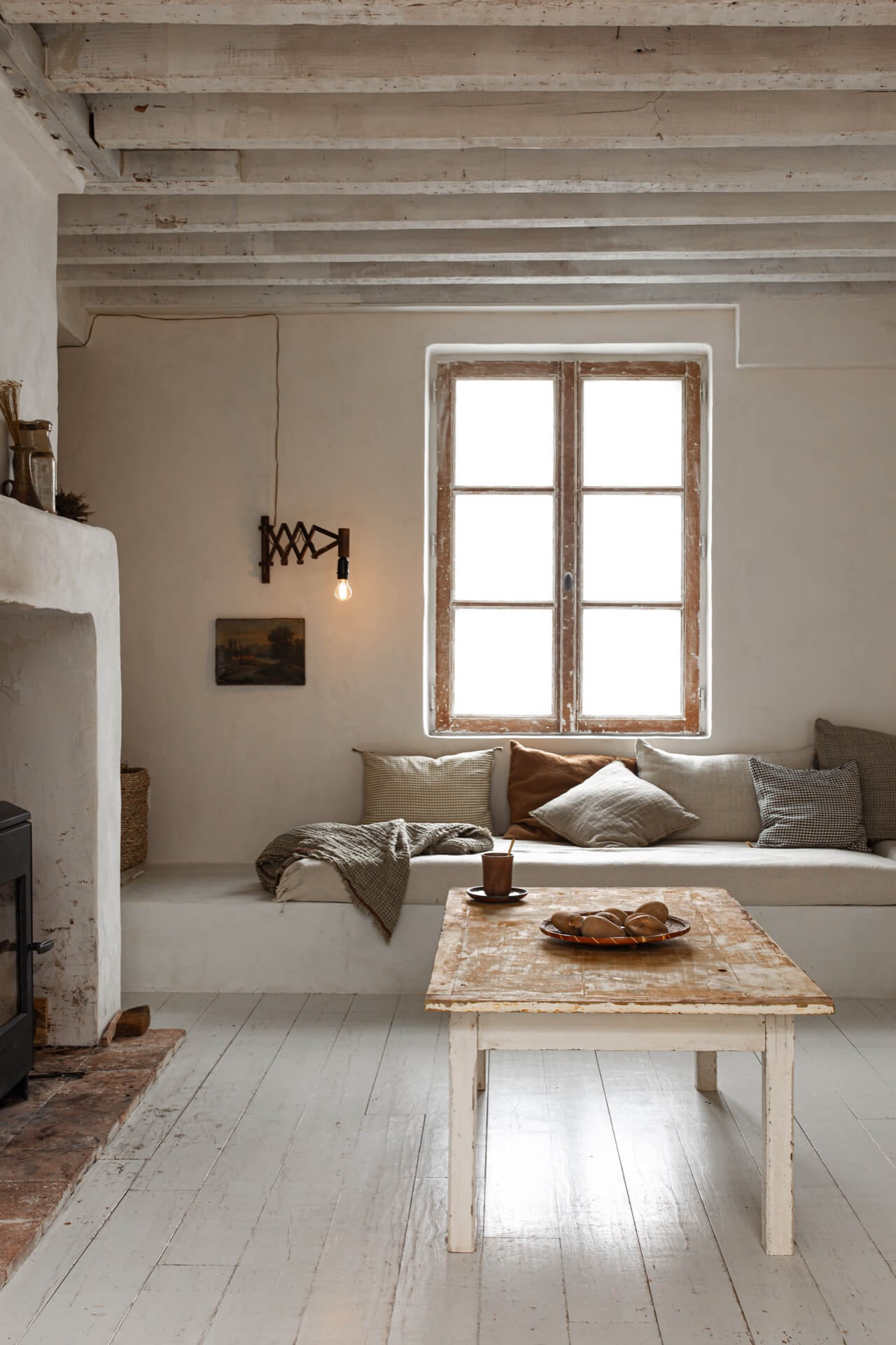 French modern rustic home of Stephanie Surply AKA @steph_since_1979, as featured in 91 Magazine Volume 17